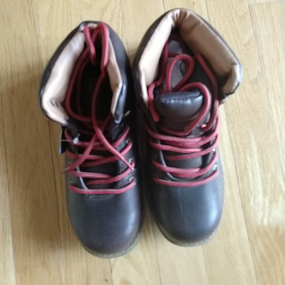 Boys - Brown high top shoes